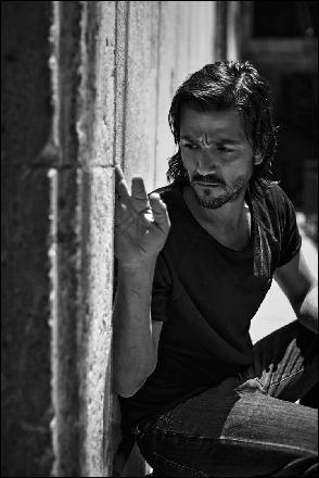 diego-luna063 (720x1080, 124 kБ...)