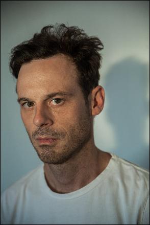 scoot-mcnairy076 (1280x1920, 295 kБ...)